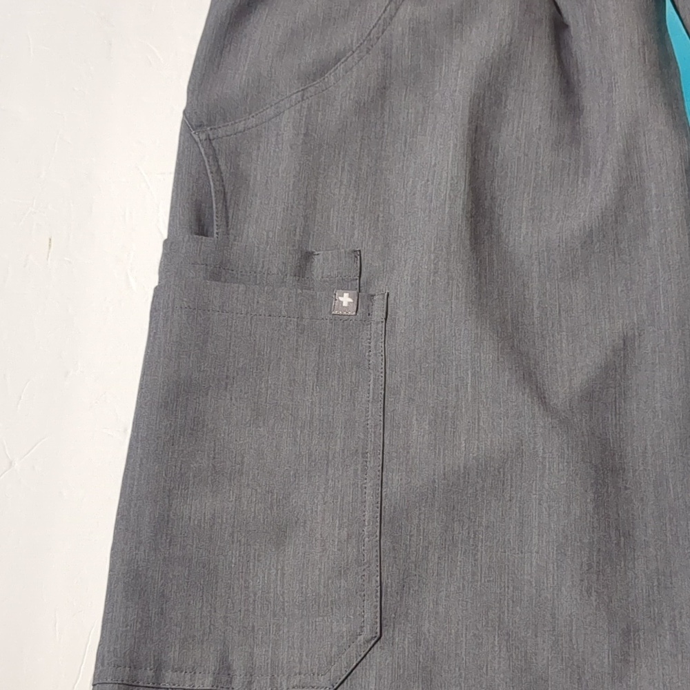 FIGS TECHNICAL COLLECTION  CARGO SCRUB PANTS  PULL ON Women size XXL - Picture 3 of 8